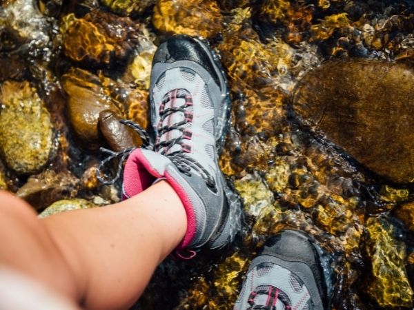 Najlepsze buty trekkingowe dla kobiet: Kompleksowy przewodnik